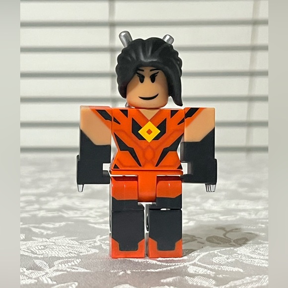 Roblox Classics Series 6 Heroes Of Robloxia Tigris Loose Figure No Code - Picture 1 of 8